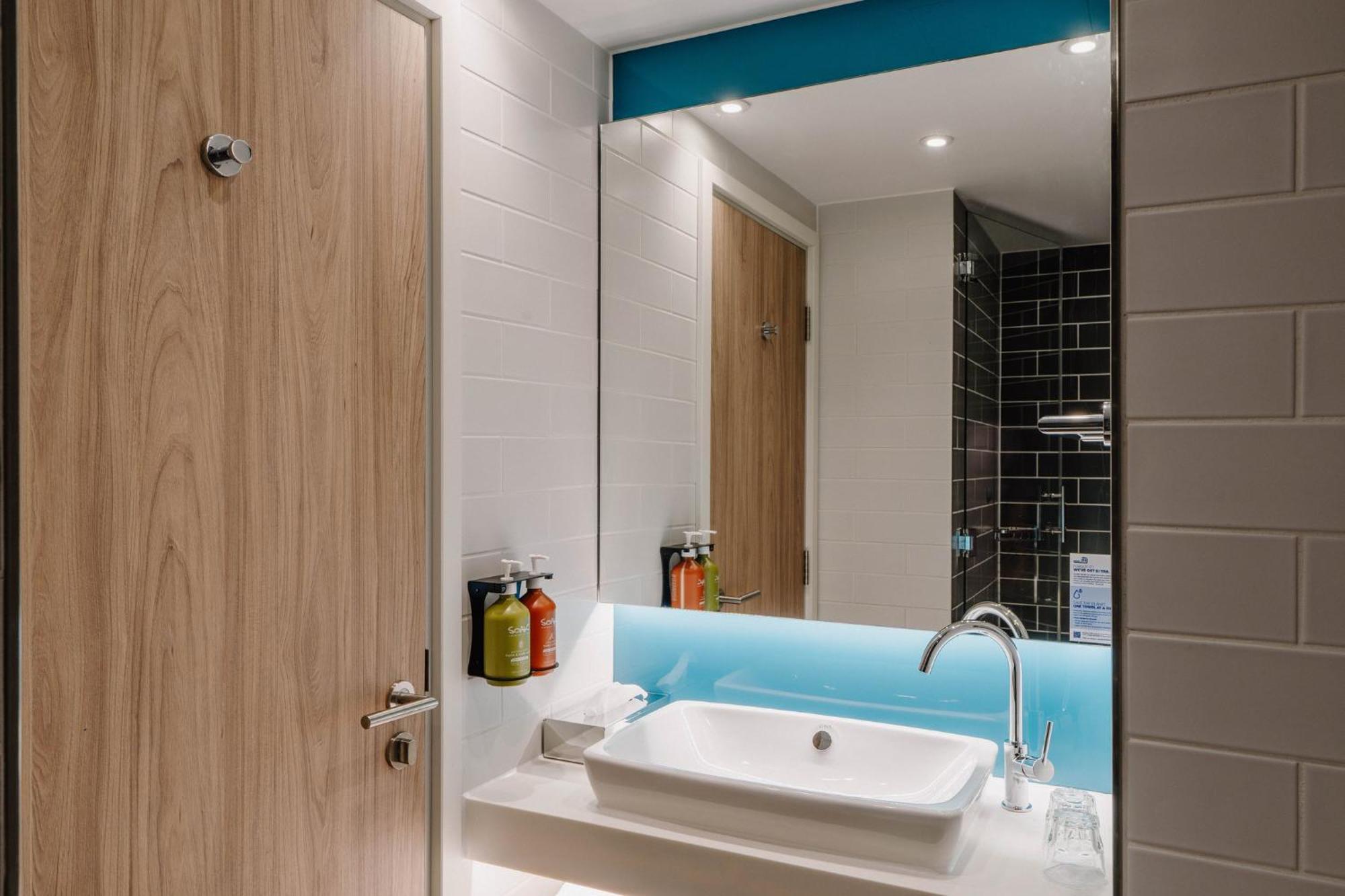Holiday Inn Express Liverpool - Central By Ihg Exterior photo